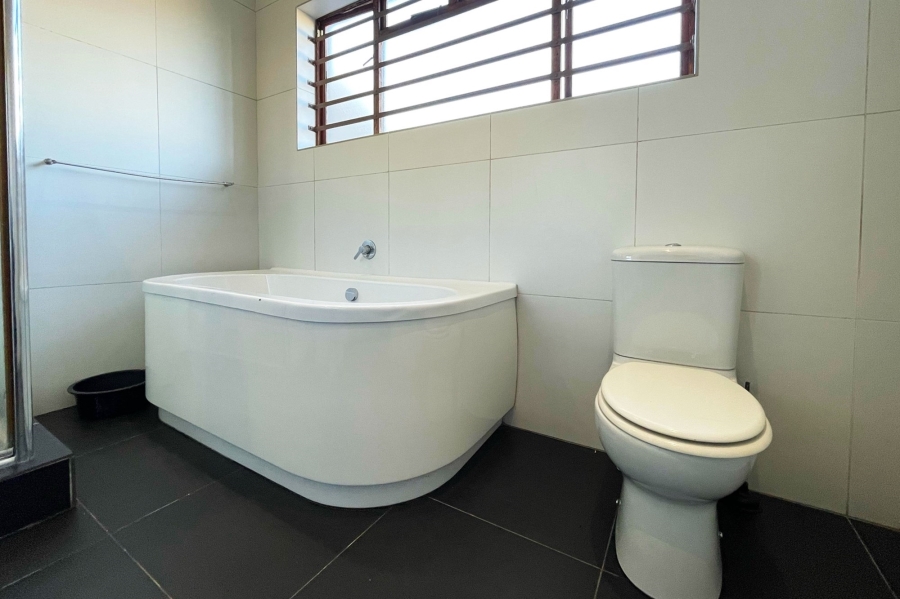 3 Bedroom Property for Sale in Wynberg Western Cape